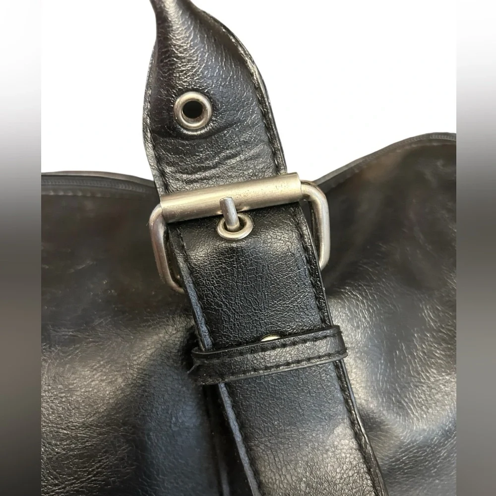 Faux Leather Weekender Travel Black Duffle Bag Excellent Clean Condition - Picture 8 of 16